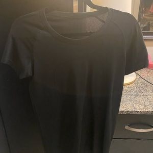 Lululemon swiftly tech short sleeve